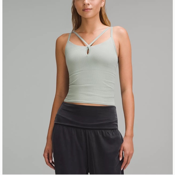 Brand new lululemon top - Picture 3 of 6